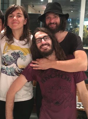 Courtney Barnett@恵比寿LIQUIDROOMでメンバーと写真撮ってサインももらいました
