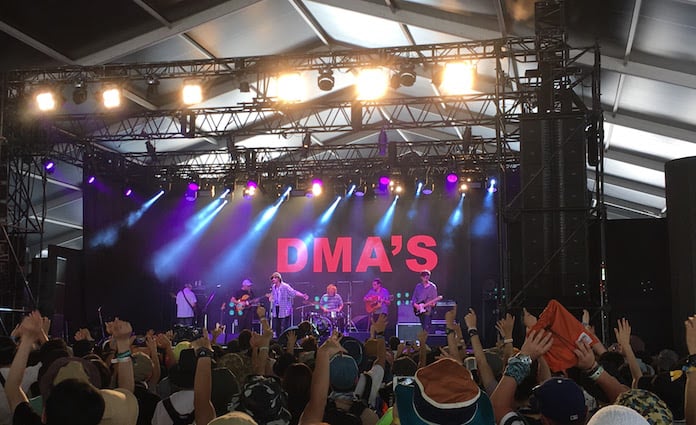 オーストラリアの新人バンドDMA’Sをフジロック2016で見ました