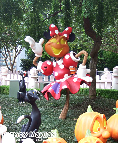 ミニーの家・ハロウィン