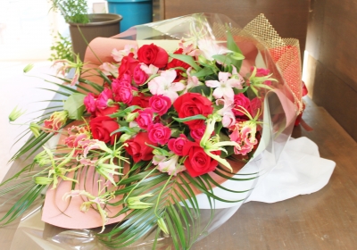 ギフト 花束 バラ 豪華 いわき市 小名浜の花屋 花国湘南台店