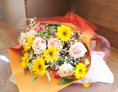 お祝い 花束 ボリューム お花 ギフト いわき市小名浜の花屋 花国湘南台店