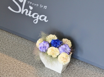 ショーウインドウ ディスプレイ いわき市小名浜の花屋 花国湘南台店