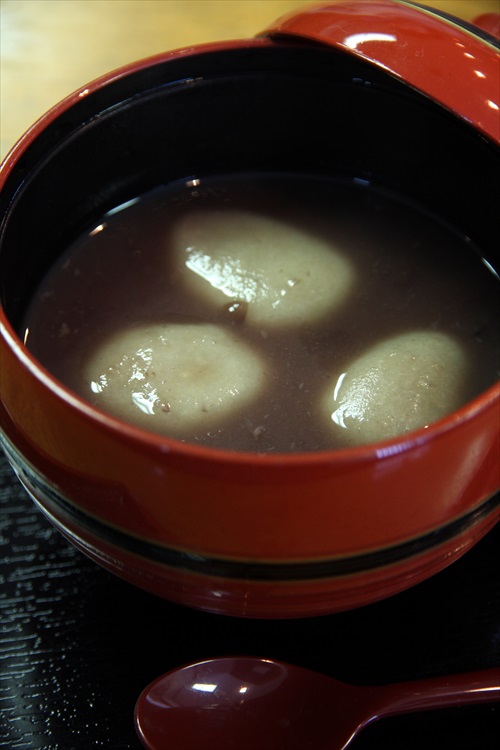 いろは・そばがきのお汁粉