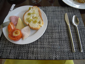 朝食