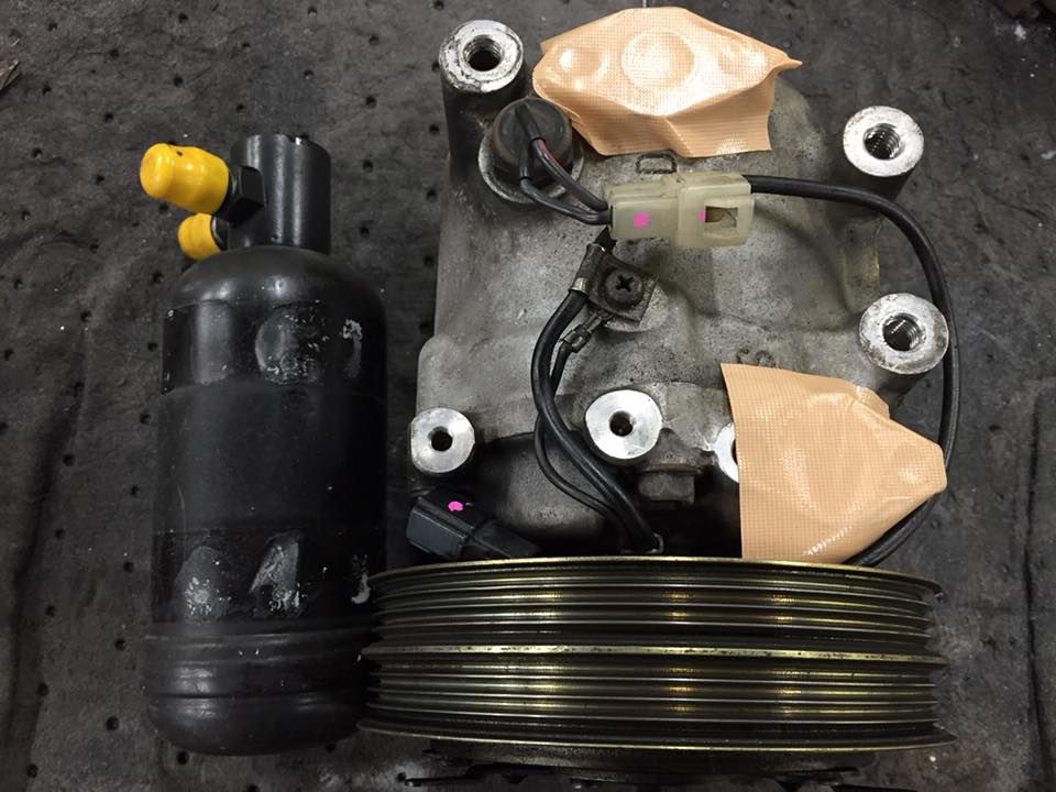 車 エアコン コンプレッサー 修理