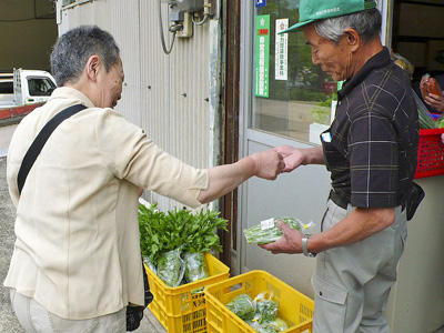 西川朝市の会2