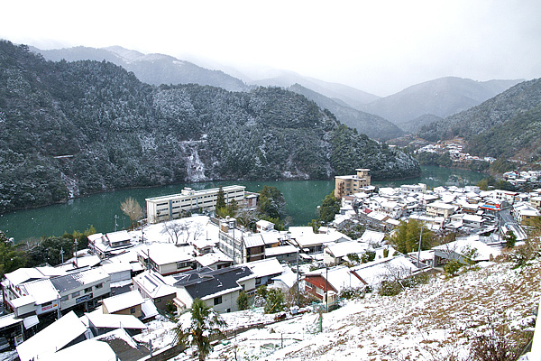 雪化粧の十津川温泉