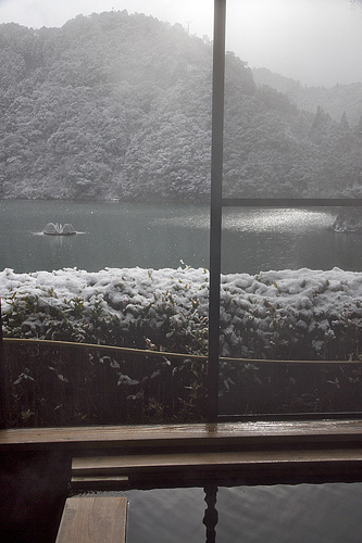 庵の湯雪見風呂2