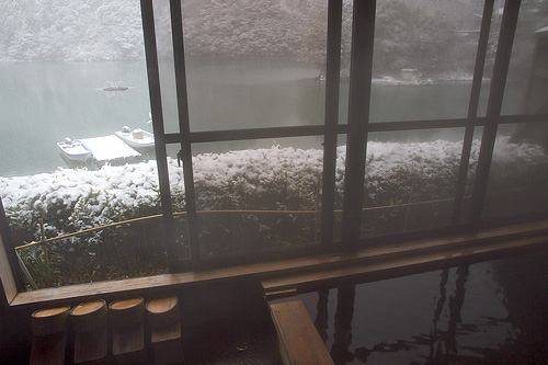 庵の湯雪見風呂3