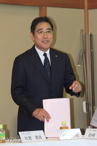 更谷村長