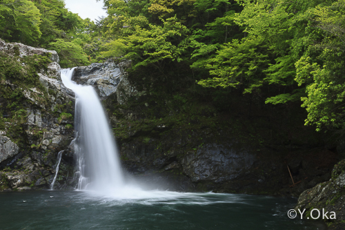 瀬野の滝マイナスイオンの滝