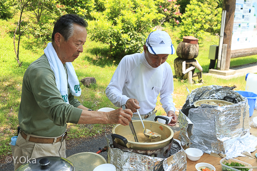 石楠花花がら摘み