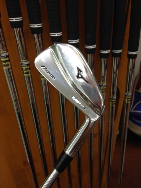 mizuno m4