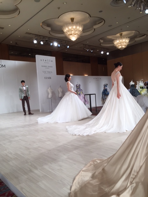 あ ウエディングドレスのメーカー展示会 校長の独り言