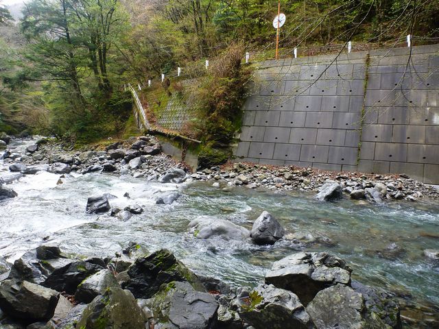 竜頭山登山口