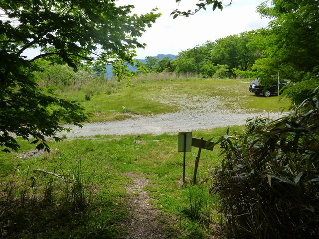 綱附森登山口