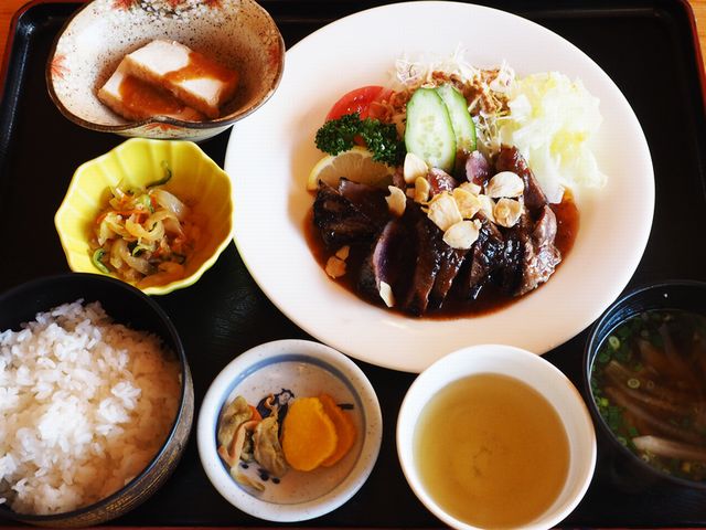鹿肉のステーキ定食