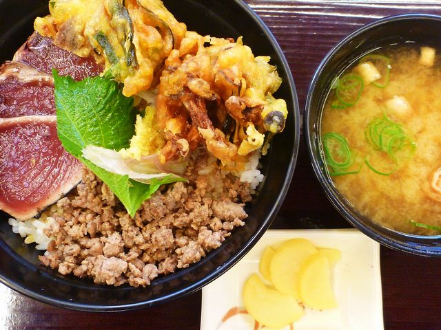 黒潮かつお丼