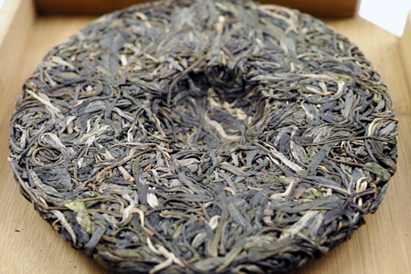 易武荒野青餅2014年・秋天プーアル茶
