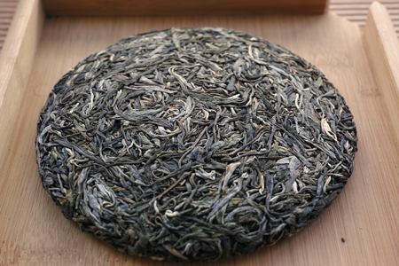 倚邦古樹青餅2014年・秋天プーアル茶
