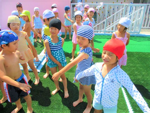 年長さん　水遊び 夏休みのプール開放 （年長） | 瑞光幼稚園・瑞光第二幼稚園のブログ