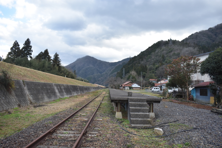 石見簗瀬駅跡 | HEYANEKOの棲み家（へき地ブログ）