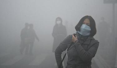 PM2.5による空気汚染でマスクが必須アイテムとなった中国：tianjincninfo.jugem.jpより引用