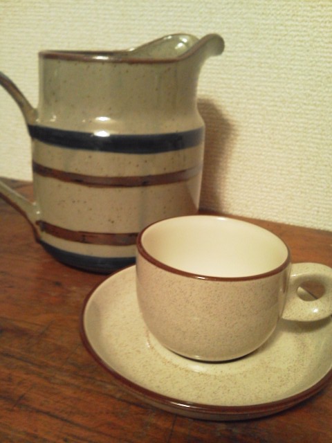 コーヒーカップとデカンタ