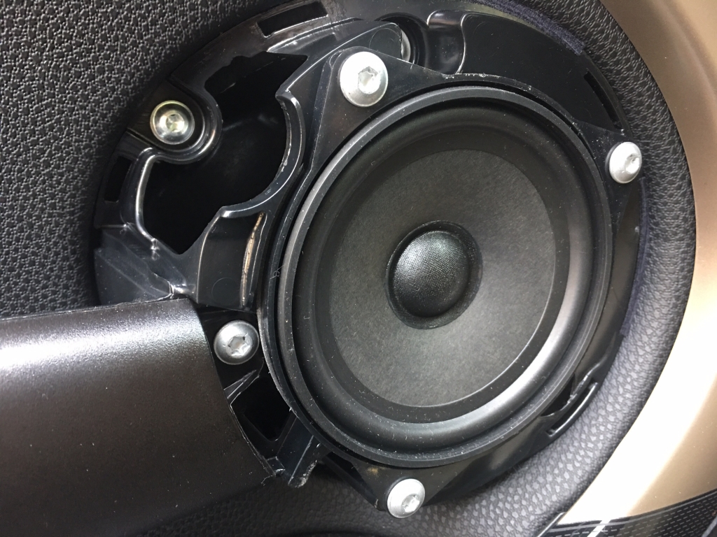 Mini R55 クラブマン スピーカー交換 Amistad Cars
