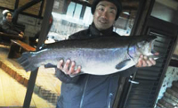お客様とロックトラウト72cm