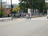 ニ高は自転車でいざ決戦場へ。