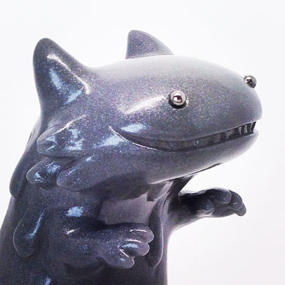 山椒魚怪獣 騒がしく バイロン BYRON Rainbow Glitter