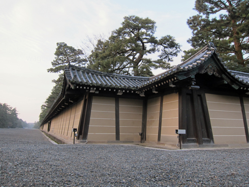 g京都御苑御所鬼門封じ北東壁.jpg