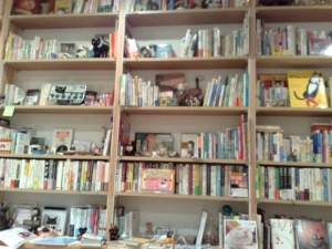 NYANCAFE 本棚