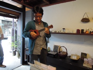 近撥弦楽器 ウクレレ コラボン 矩さん