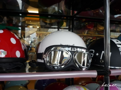 helmet02.jpg