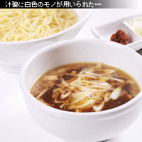 かなりピンボケ つけ麺 あつもりを撮る