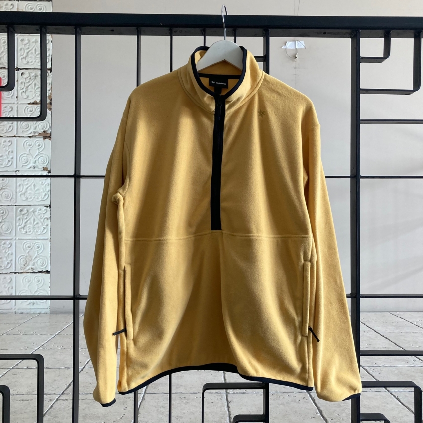 GOLDWINのハーフジッププルオーバー、着回しの効く一枚です