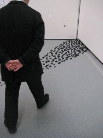 懐かしい場所黒い男の影