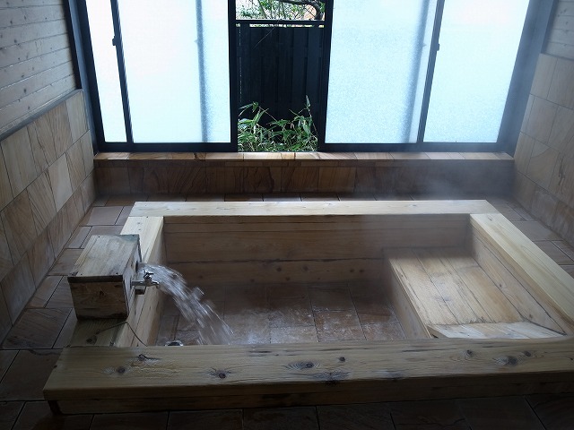 R8324264.jpg