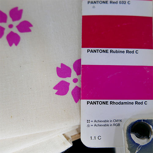 各種バッグへの印刷色 インク色は オリジナルノベルティ製作スタッフブログ