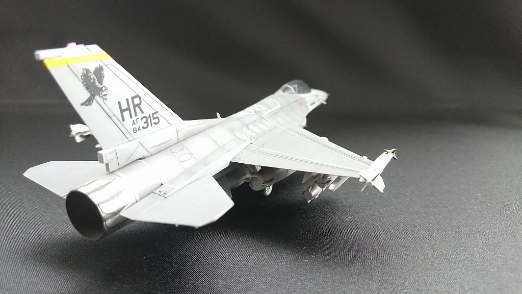 タミヤ 1/72 Fー117Aステルス　F−16 ファルコン　プロ製作完成品 Amazon | タミヤ 1/72 ウォーバードコレクション WB-1 F-16