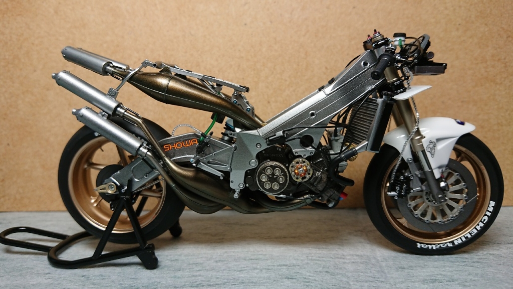 ホンダ NSR 
ラジコン バイク

京商 ホンダ NSR500 '89 ガードナー 製作日記- 21 | TAKEZOの
