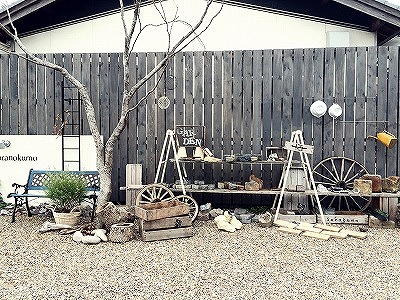 #庭屋ナラティブ#大空のくも#手づくりいち#資材コーナー.jpg