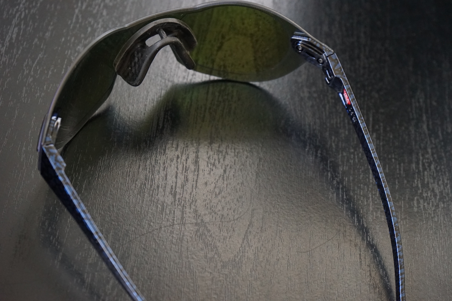 OAKLEY RE:SUBZERO | ある日の光