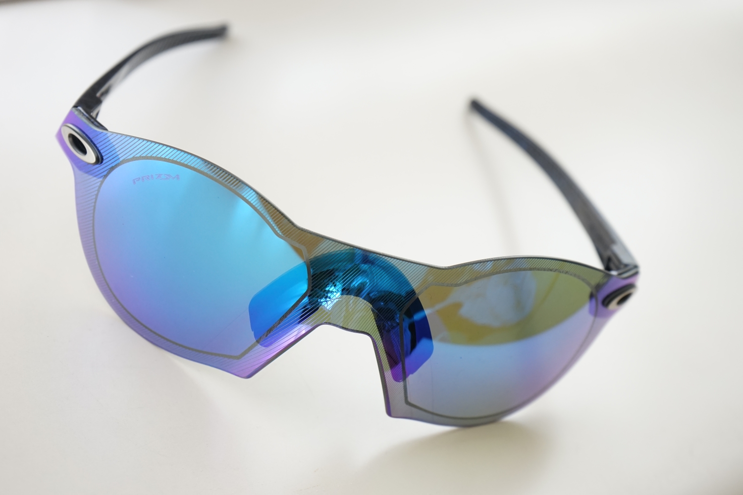 OAKLEY RE:SUBZERO | ある日の光