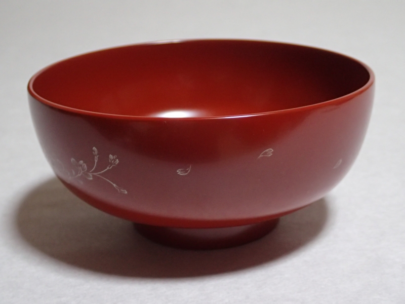 黒塗・弁柄朱塗沈金椀「春秋」 Black and Bengal-Red-Lacquered