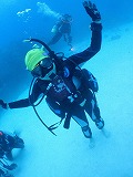 青い海とダイバー
