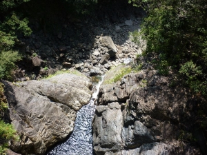 ツキ谷の滝落口