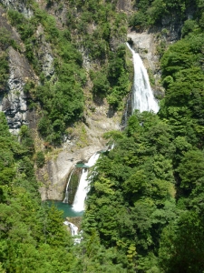 不動七重の滝全景